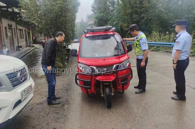 山西货车事故警钟：关爱老人出行安全